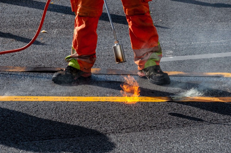 Asphalt sealcoating service Tracy CA